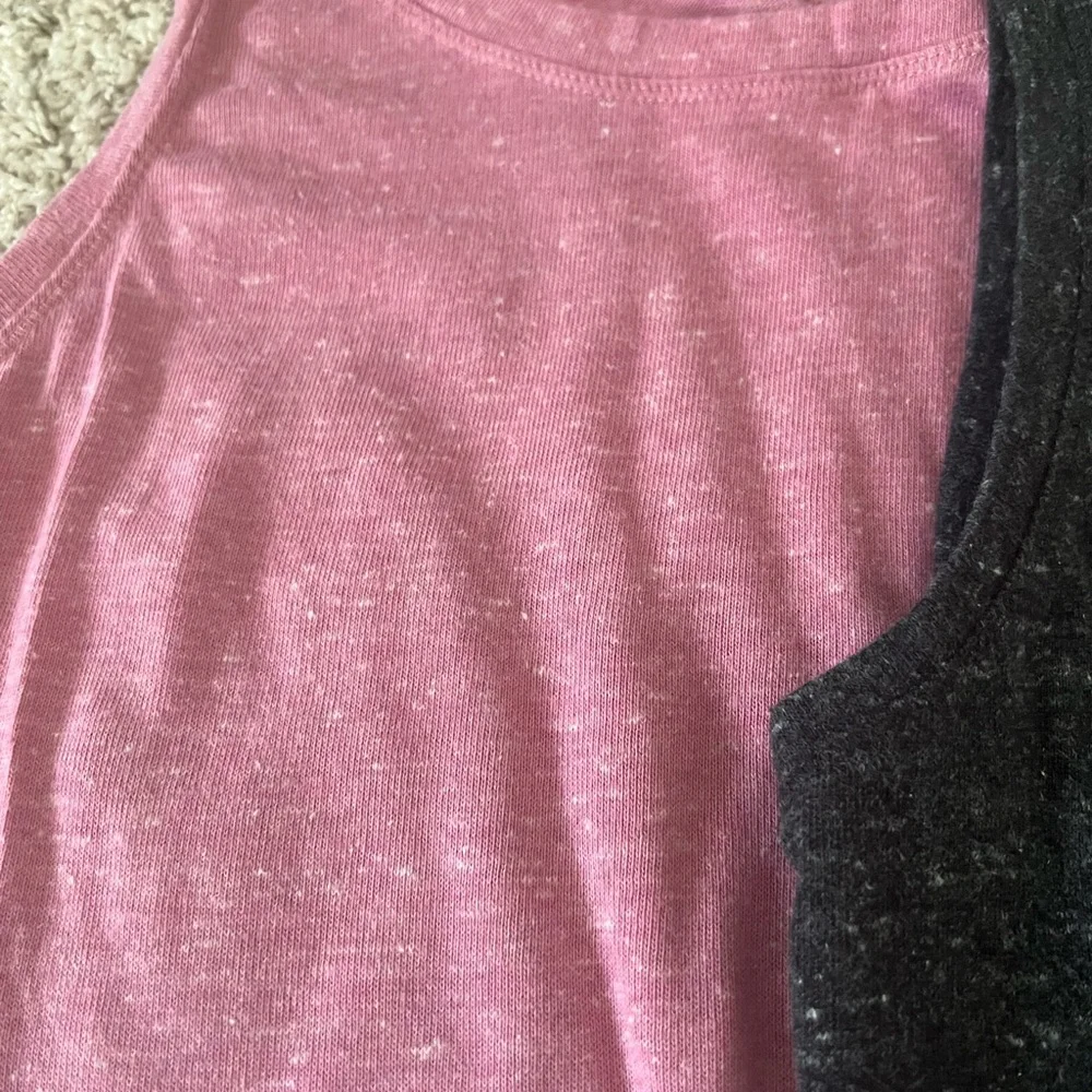 ⭐️ Firm Price ⭐️ NWOT Danskin Medium Tank tops - Picture 3 of 5